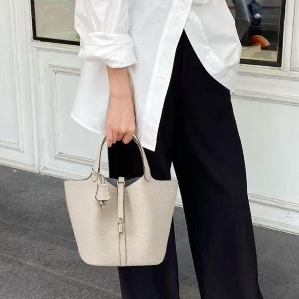 Kate | Elegant Pebbled Lock Tote