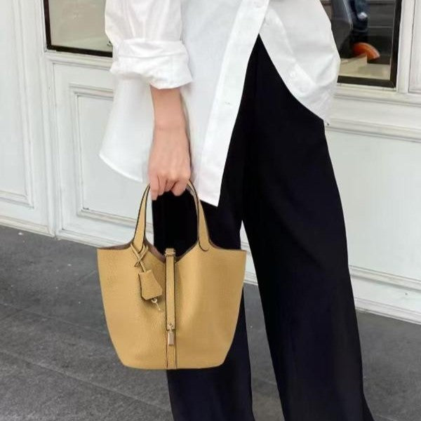 Kate | Elegant Pebbled Lock Tote